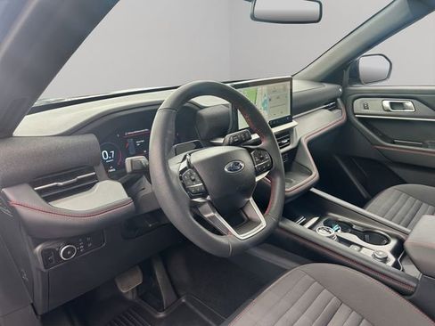 Used 2025 Ford Explorer ST-Line w/ Premium Package image 19