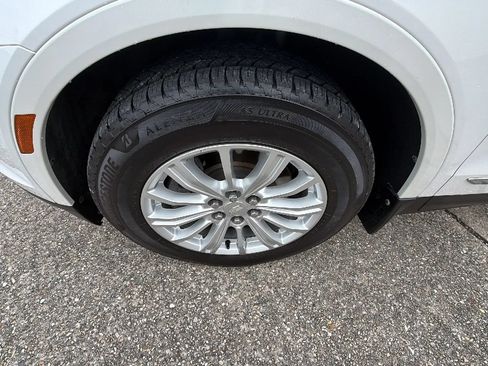 Used 2017 Cadillac XT5 FWD w/ LPO, Wheel Lock Package image 11