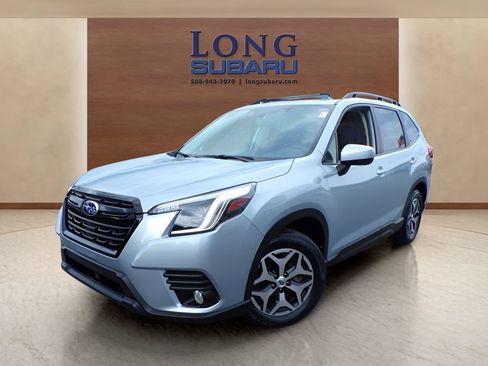 Used 2023 Subaru Forester Premium AWD/4WD image 1