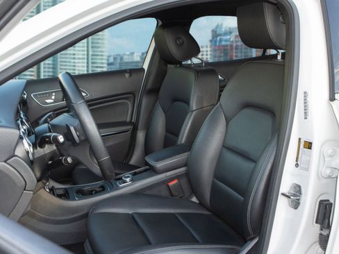 Used 2020 Mercedes-Benz GLA 250 w/ Convenience Package image 16