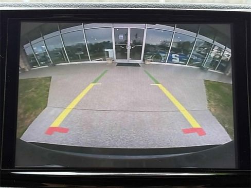 Used 2021 Chrysler Pacifica Touring w/ Uconnect Theater Family Group image 6