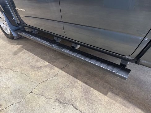 Used 2016 GMC Canyon SLE image 9