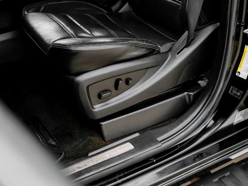 Used 2018 GMC Sierra 3500 Denali w/ Duramax Plus Package image 32