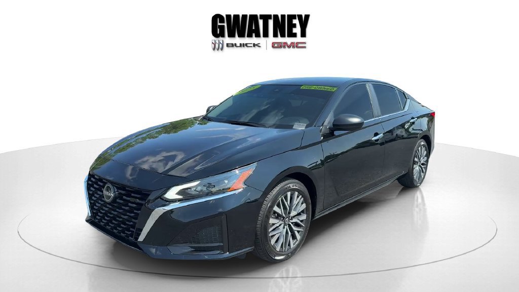 Used 2025 Nissan Altima 2.5 SV FWD image 7