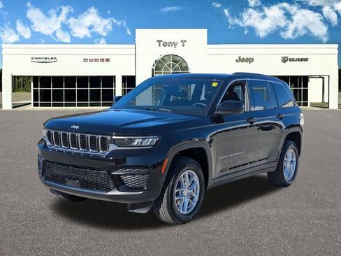 New 2025 Jeep Grand Cherokee Laredo image 3