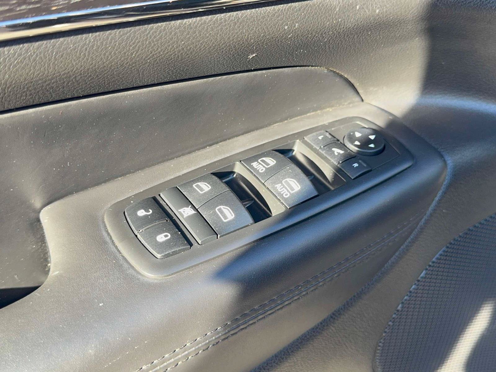Used 2019 Jeep Grand Cherokee High Altitude AWD/4WD image 17