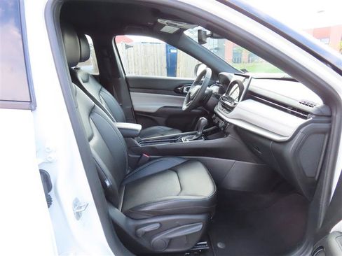 Used 2025 Jeep Compass Limited AWD/4WD image 38