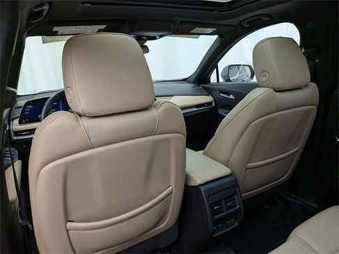 Certified 2025 Cadillac XT4 Premium Luxury image 21
