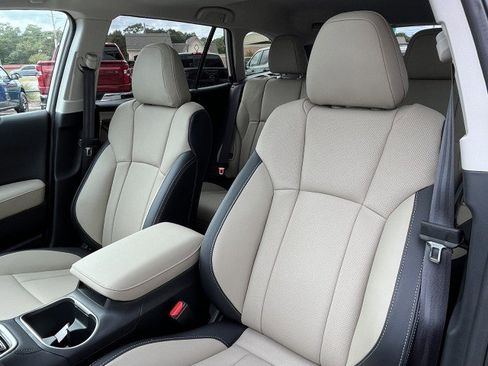 Certified 2025 Subaru Outback Limited image 18