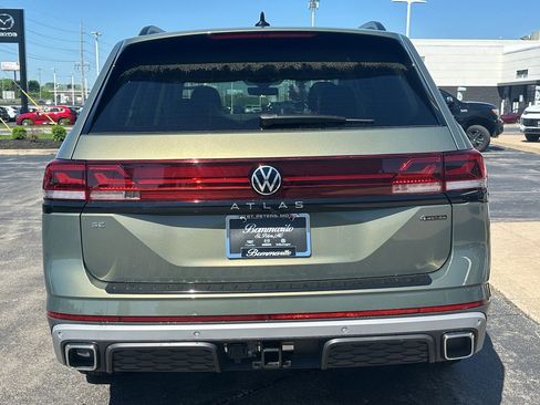 New 2026 Volkswagen Atlas Peak Edition AWD/4WD image 3