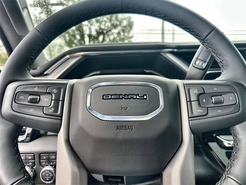 New 2025 GMC Sierra 2500 Denali w/ Denali Reserve Package image 33