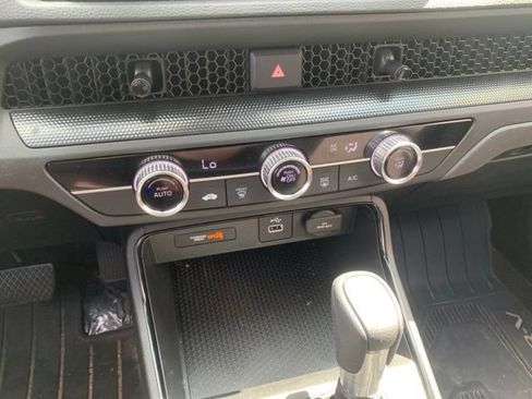 Used 2025 Honda CR-V LX image 12