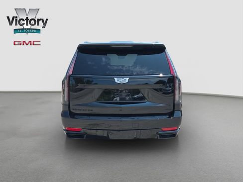 Used 2022 Cadillac Escalade ESV Sport Platinum AWD/4WD image 37
