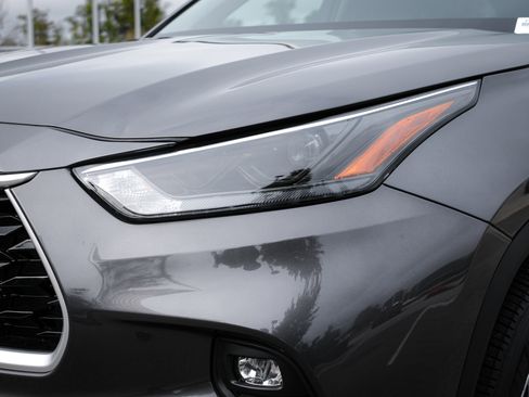 Used 2023 Toyota Highlander LE image 6