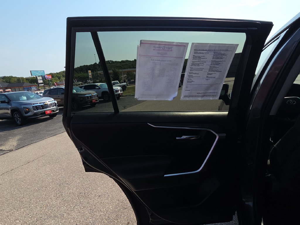 Used 2024 Toyota RAV4 XLE AWD/4WD image 26
