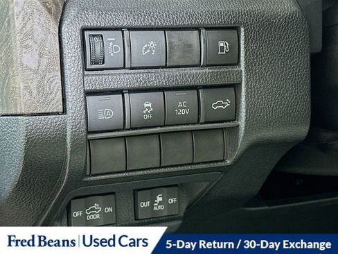 Used 2025 Toyota Tacoma Limited AWD/4WD image 15
