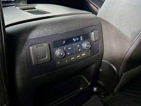 Used 2018 GMC Yukon Denali w/ Denali Ultimate Package image 27