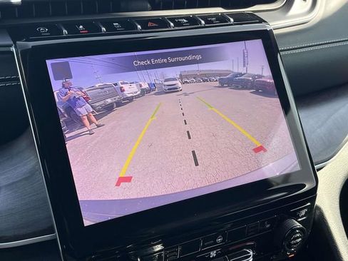 Used 2022 Jeep Grand Cherokee Limited image 32