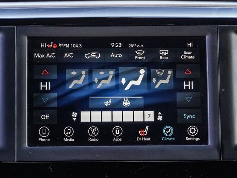 Used 2019 Chrysler Pacifica Touring-L w/ S Appearance Package image 40