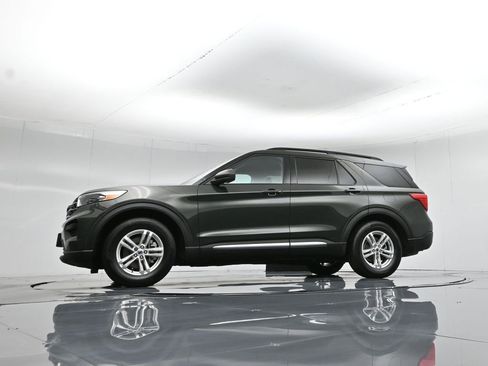 Certified 2022 Ford Explorer XLT image 57