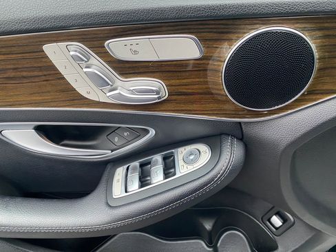 Used 2019 Mercedes-Benz C 300 Sedan image 13