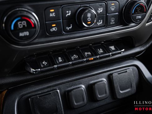 Used 2019 Chevrolet Silverado 3500 High Country w/ Duramax Plus Package image 26