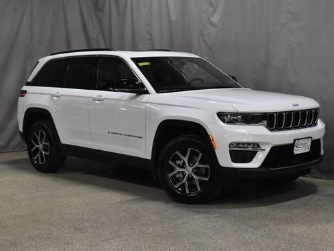 New 2025 Jeep Grand Cherokee Limited w/ Trailer Tow Package image 4