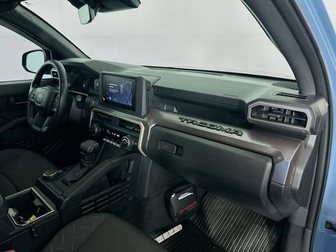Certified 2026 Toyota Tacoma SR5 AWD/4WD image 27