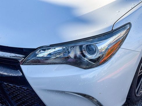 Used 2016 Toyota Camry SE FWD image 8