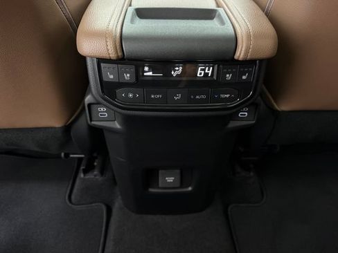 Used 2026 Toyota Grand Highlander AWD image 33