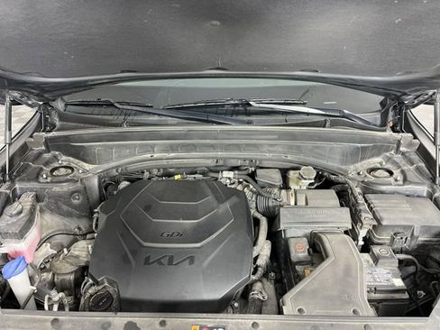 Certified 2023 Kia Telluride EX w/ EX Captain's Chair Package image 27