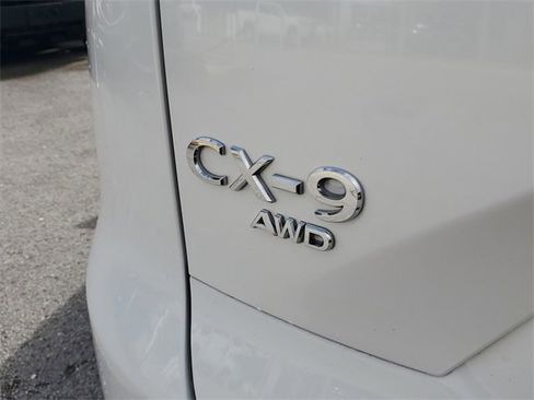 Used 2021 MAZDA CX-9 Touring w/ Touring Premium Package image 9