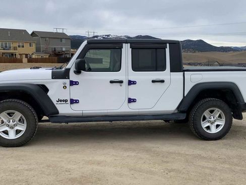 Certified 2020 Jeep Gladiator Sport w/ Quick Order Package 24S image 5