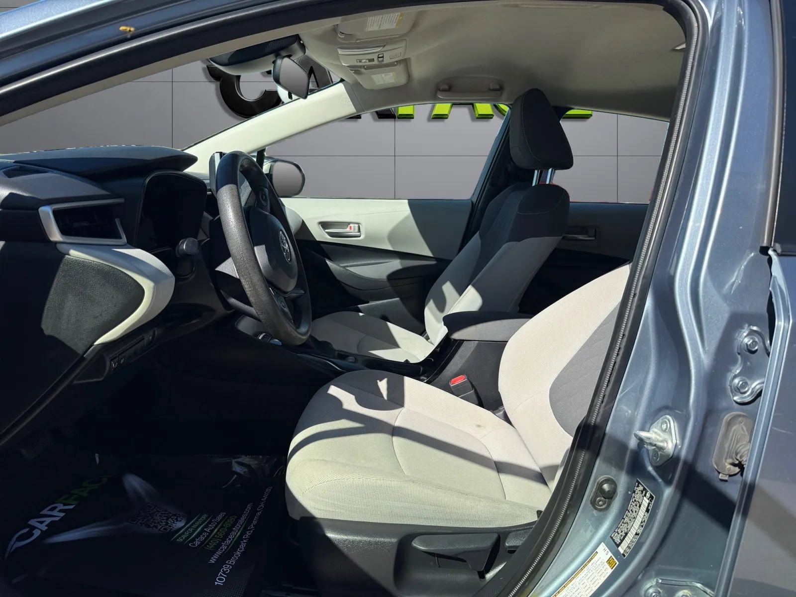 Used 2020 Toyota Corolla LE FWD image 16
