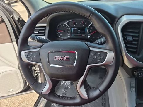 Used 2017 GMC Acadia SLT FWD image 18