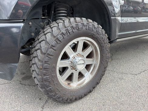 Used 2019 Ford F350 Limited AWD/4WD image 9