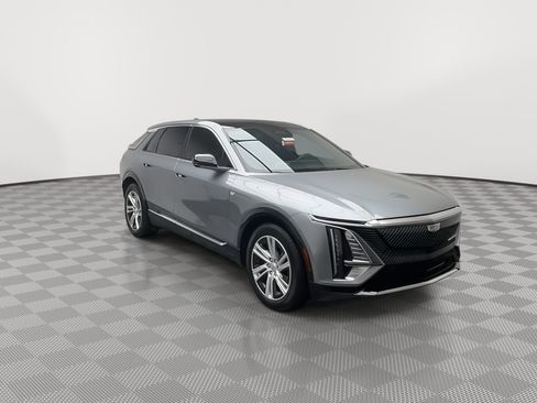 Certified 2024 Cadillac Lyriq Tech w/ LPO, Floor Liner Package AWD/4WD image 38