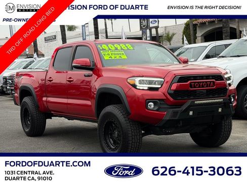 Used 2022 Toyota Tacoma TRD Off-Road image 2