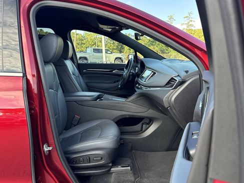 Used 2024 Buick Enclave Premium image 32