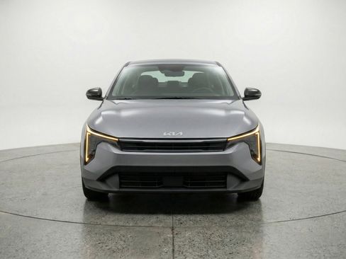 Used 2025 Kia K4 FWD image 2