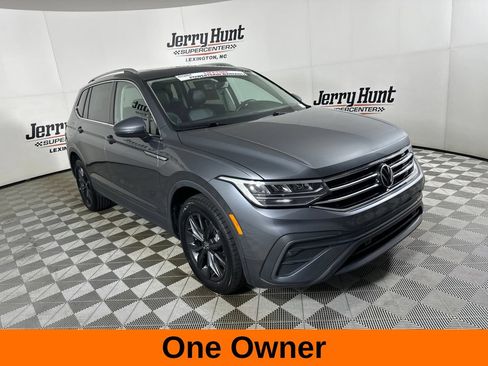 Used 2024 Volkswagen Tiguan SE w/ Panoramic Sunroof Package AWD/4WD image 4