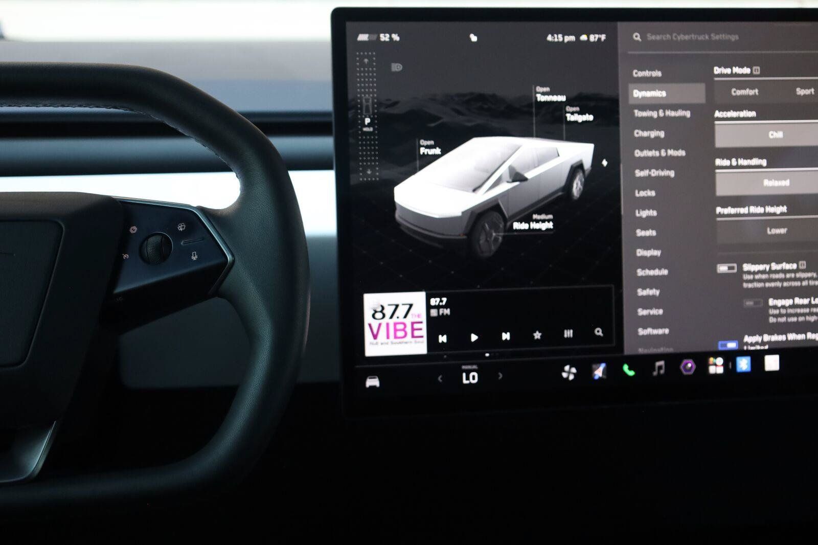 Used 2024 Tesla Cybertruck AWD Crew Cab image 35