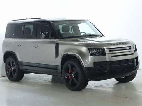 Certified 2024 Land Rover Defender 110 X-Dynamic SE image 11