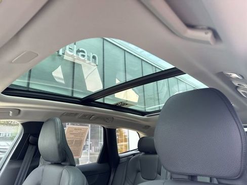 Certified 2025 Volvo XC60 B5 Plus AWD/4WD image 27