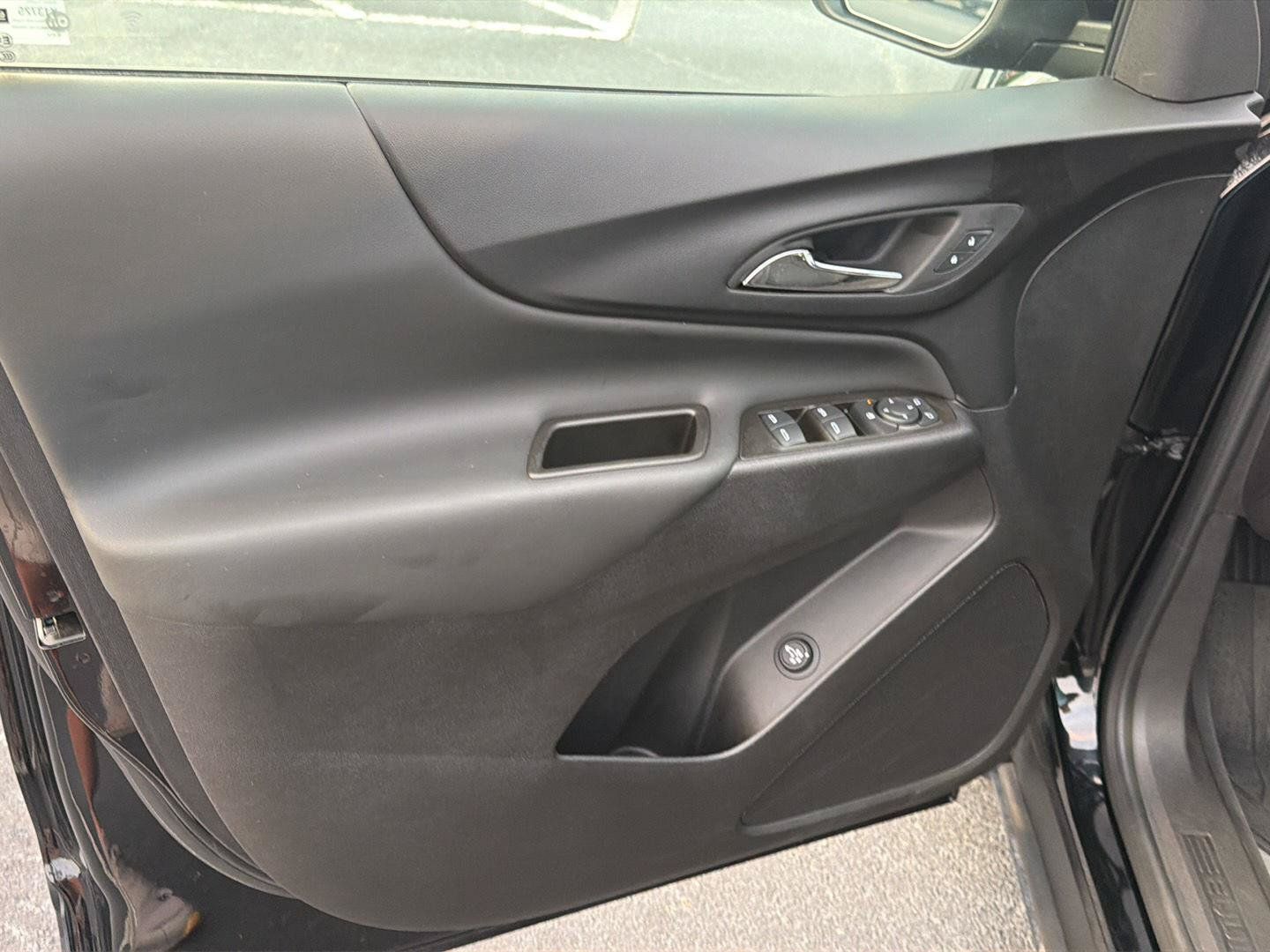 Used 2024 Chevrolet Equinox LT FWD image 16