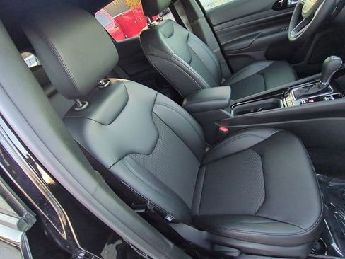 New 2026 Jeep Compass Latitude image 38