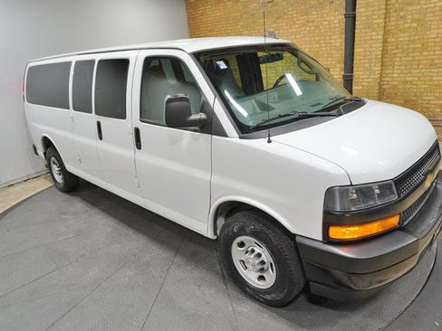 Used 2021 Chevrolet Express 3500 LS RWD image 7