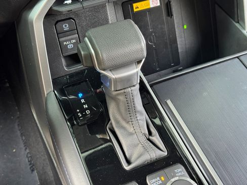 Used 2024 Toyota Sequoia Platinum AWD/4WD image 33