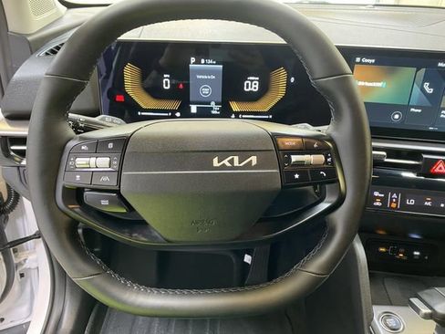 Used 2026 Kia Sportage EX FWD image 31