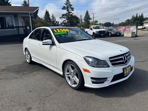 Used 2014 Mercedes-Benz C 250 Sedan image 28